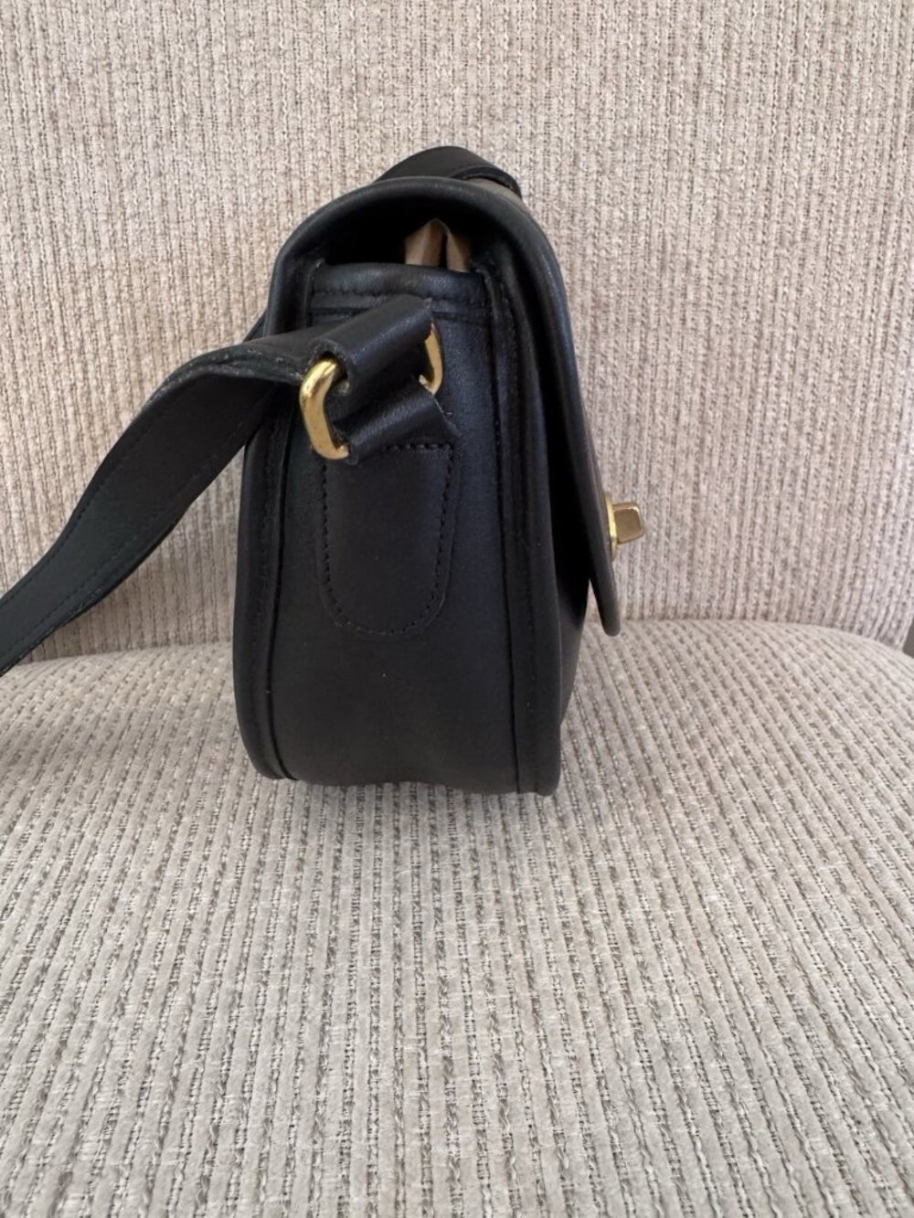 Vintage Coach Watson Black Leather Crossbody Bag Turnlock 9981 MINT - Picture 5 of 16
